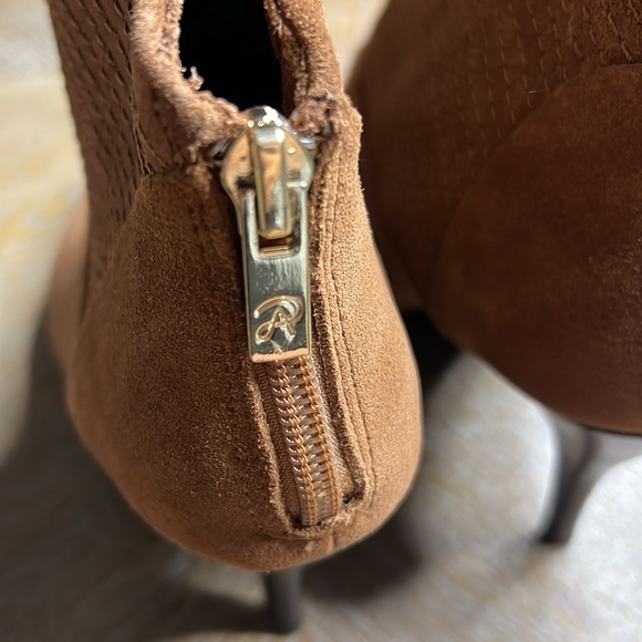 ADRIANNA PAPELL Brown Suede Leather Booties - Picture 6 of 9